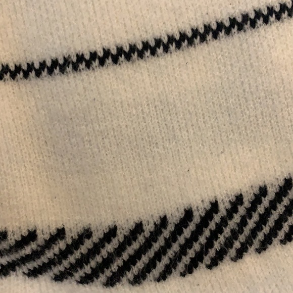 Turtle neck sweater - Picture 4 of 5